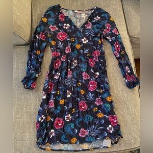 Old Navy floral dress. Size S. Only worn a couple times!